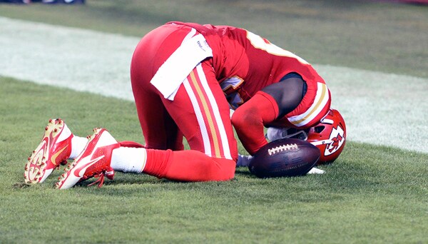 Husain Abdullah, Kansas City Chiefs Safety, Flagged for Prayer