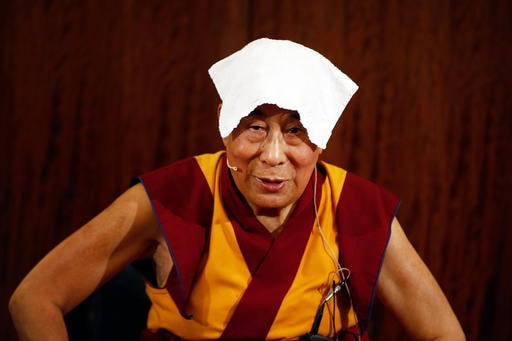 Dalai Lama Urges Talks with Islamic State, Help for Refugees