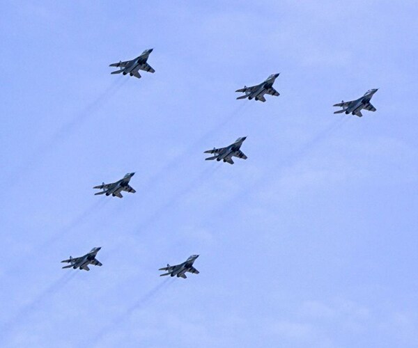 russian jet fighters take to the skies during victory day rehearsal friday
