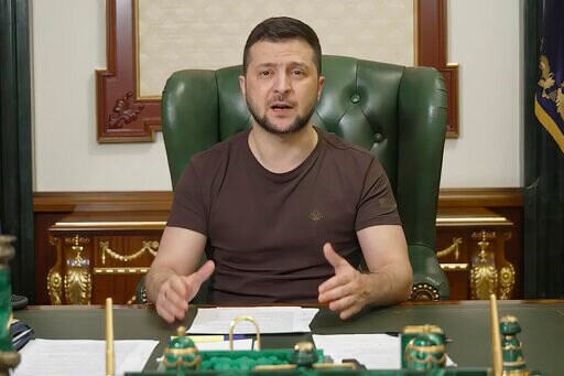 Zelenskyy Evokes Holocaust as he Appeals to Israel for Aid