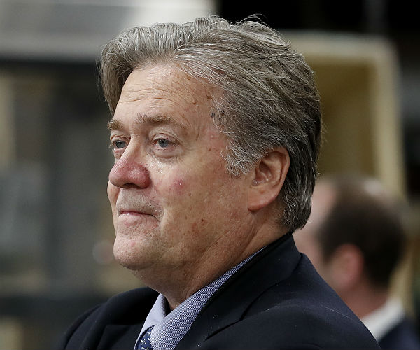 Bannon Calls on Cohn, Others Against Trump to Resign