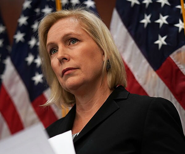 Gillibrand: Congress Should Remove Trump If He Doesn't Resign