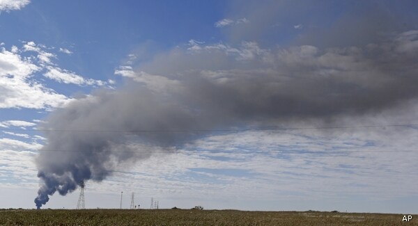 Texas Pipeline Explosion Forces Evacuation of Town of Milford 