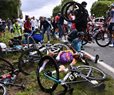 Reports: Fan Who Caused Tour de France Crash Wanted by Police