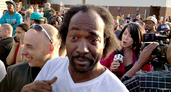 Free Burgers For Life for Charles Ramsey for Saving Women (Videos)