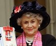 Joan Plowright, Widow of Laurence Olivier, Dies at 95