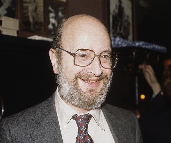 Pulitzer Prize-Winning Cartoonist Jules Feiffer Dies at 95