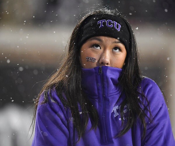 Massive Snowfall Buries Ohio, Michigan, Northeast