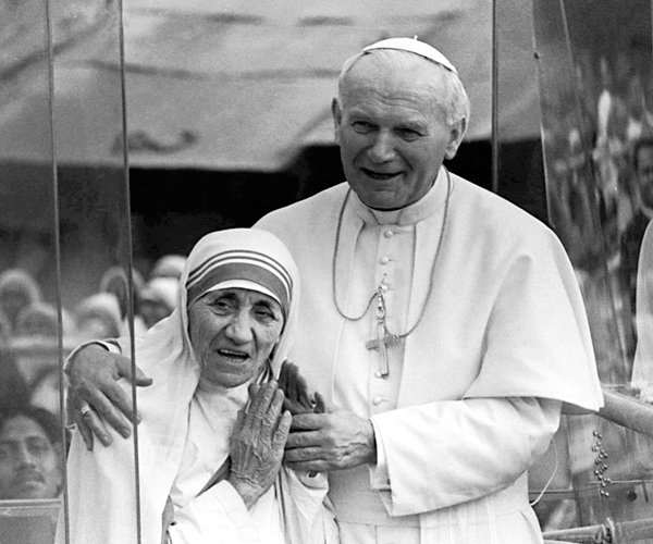 Teresa-John-Paul-II-AP_16244387201207.jpg