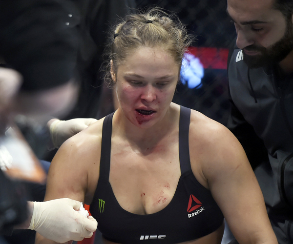 2-w-Ronda-Rousey-AP_461188644058.jpg