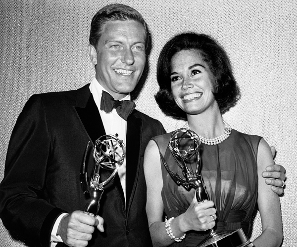 004_More-slideshow_Mary-Tyler-Moore-AP_17025659362093.jpg