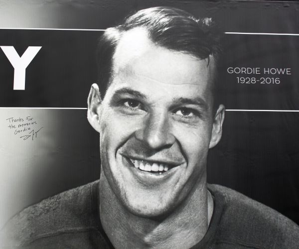 gordie-howe.jpg